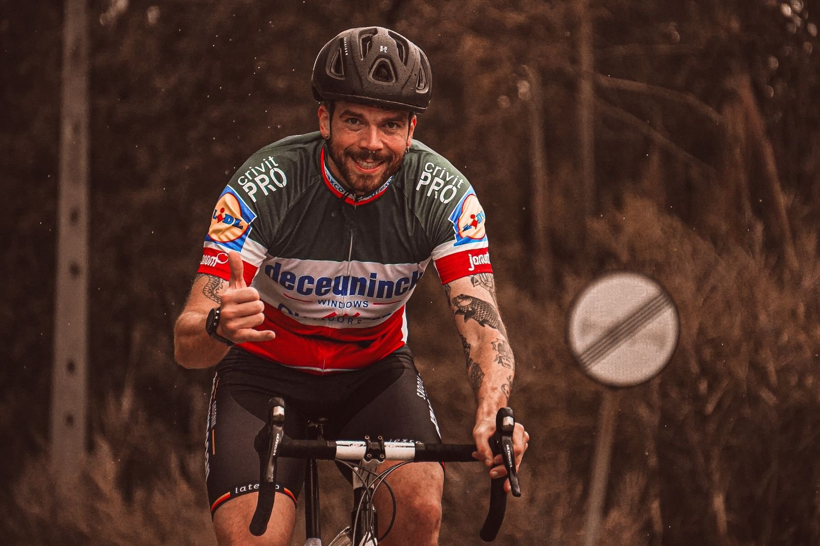 Pro team race cycling jerseys exporter from India