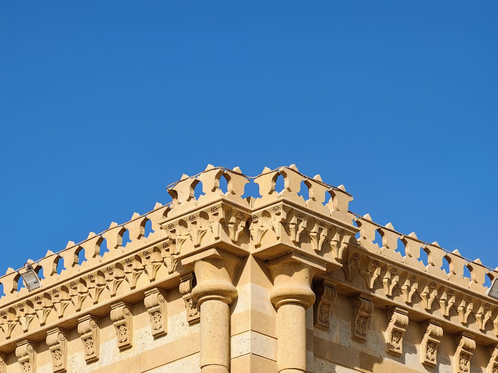 Structural retrofitting of historic masonry building