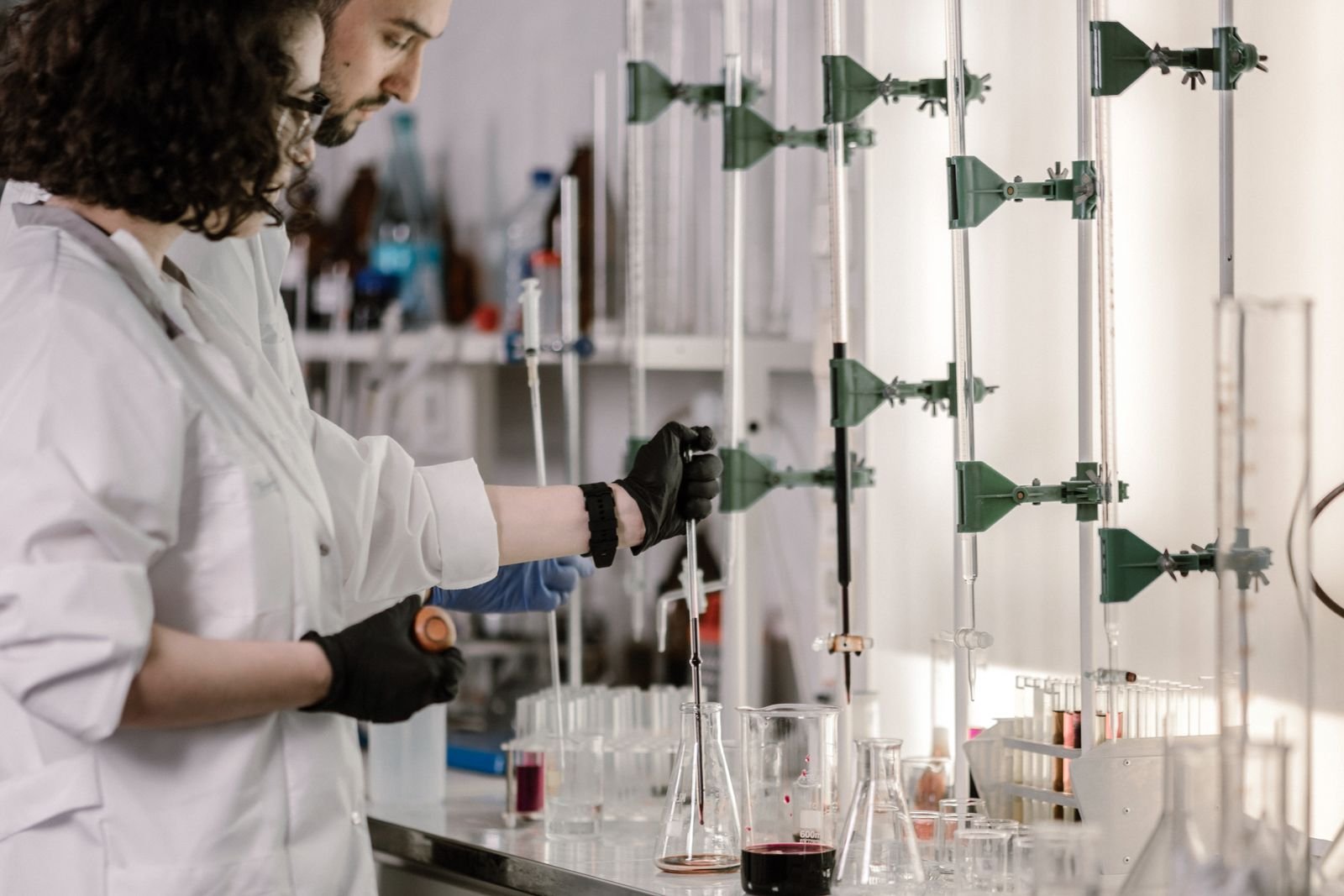 Turnkey laboratory construction and project management