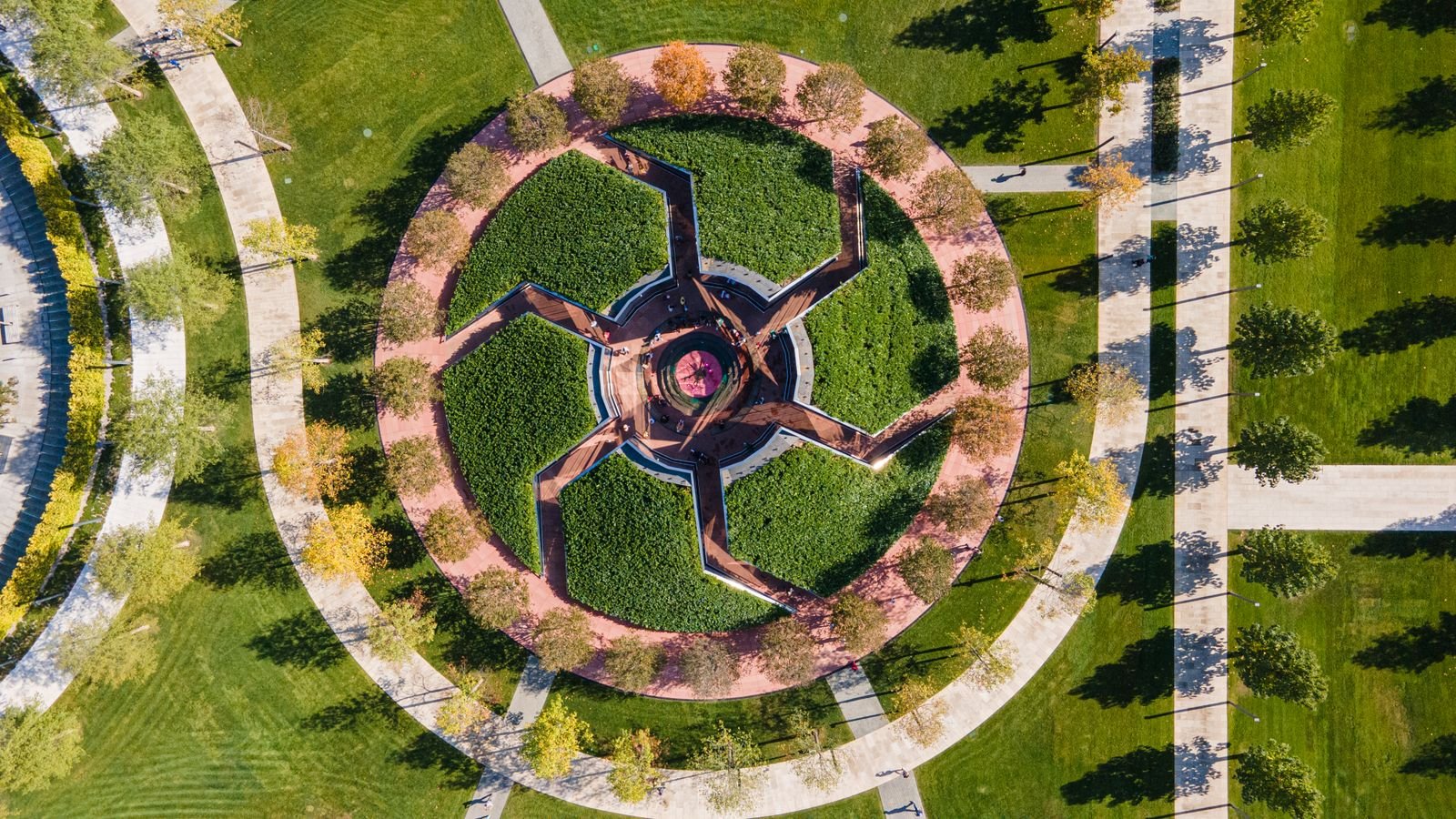Urban streetscape and boulevard landscape design