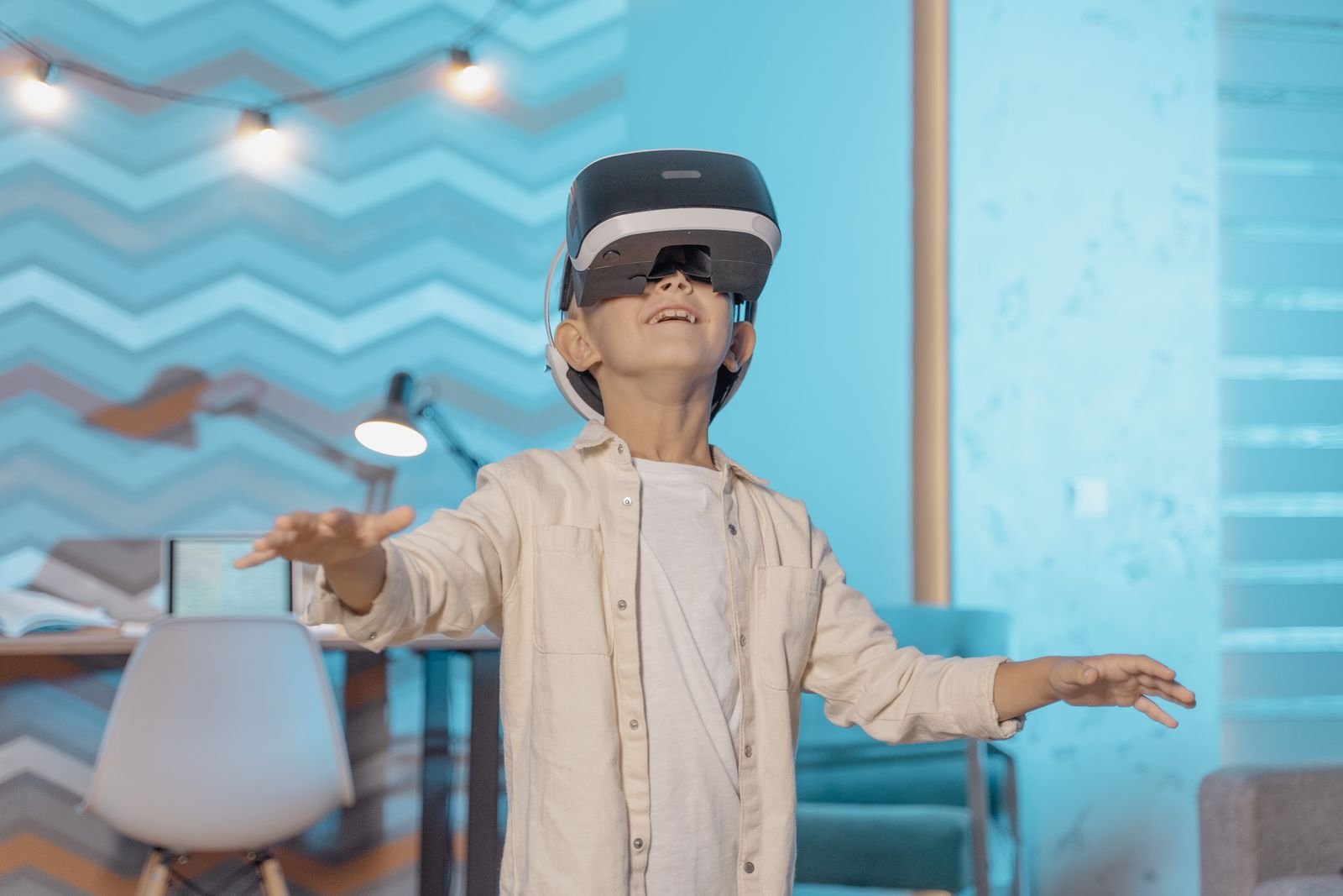 Real time BIM integration with virtual reality