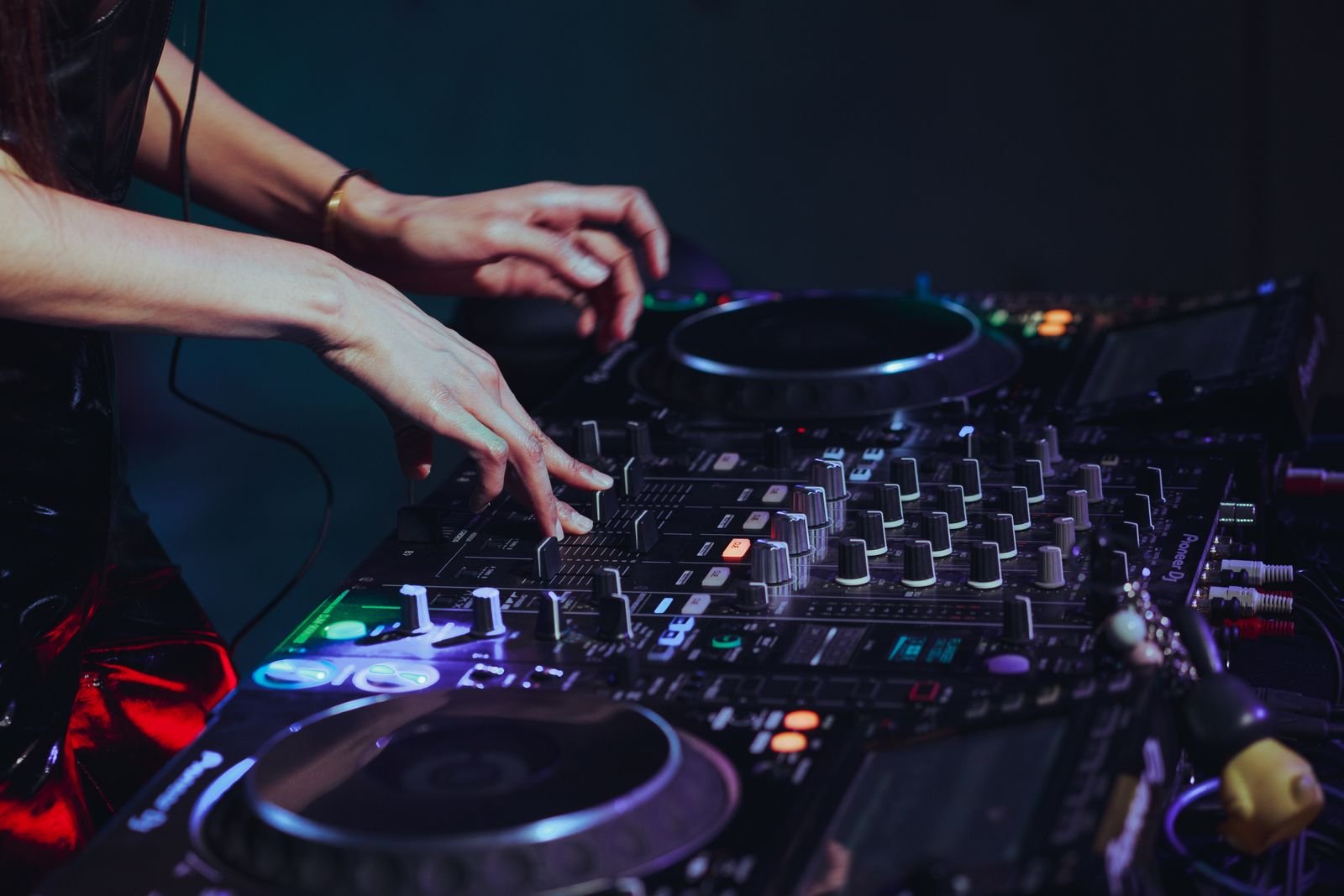 Professional DJ console and mixer rental in Vellore