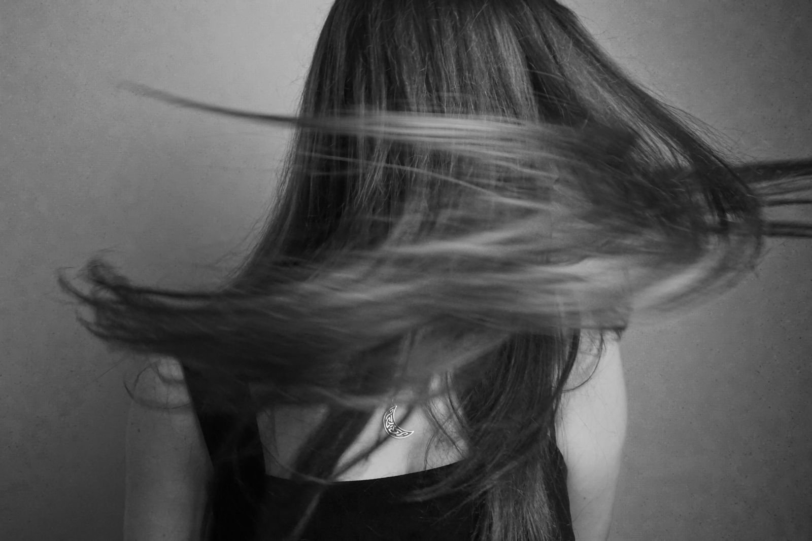 Halo and flip-in hair extensions Rampur